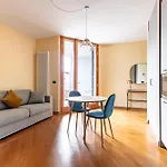 Guesthost - Giudecca Charming Flat X2 With Terrace شقة البندقية