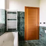 Guesthost - Giudecca Charming Flat X2 With Terrace *