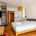 Guesthost - Giudecca Charming Flat X2 With Terrace شقة